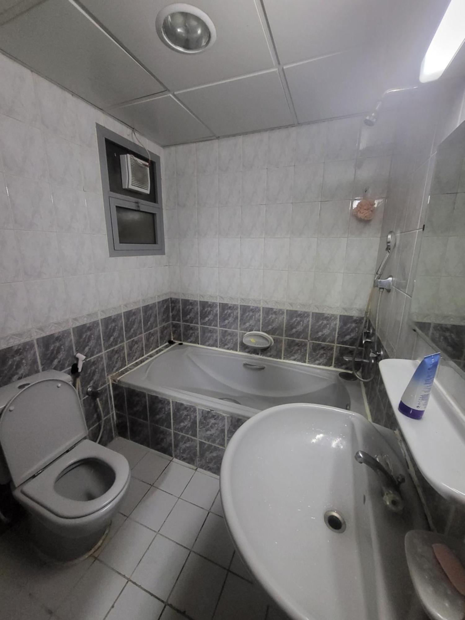 Corniche Full Studio Apartment アブダビ エクステリア 写真