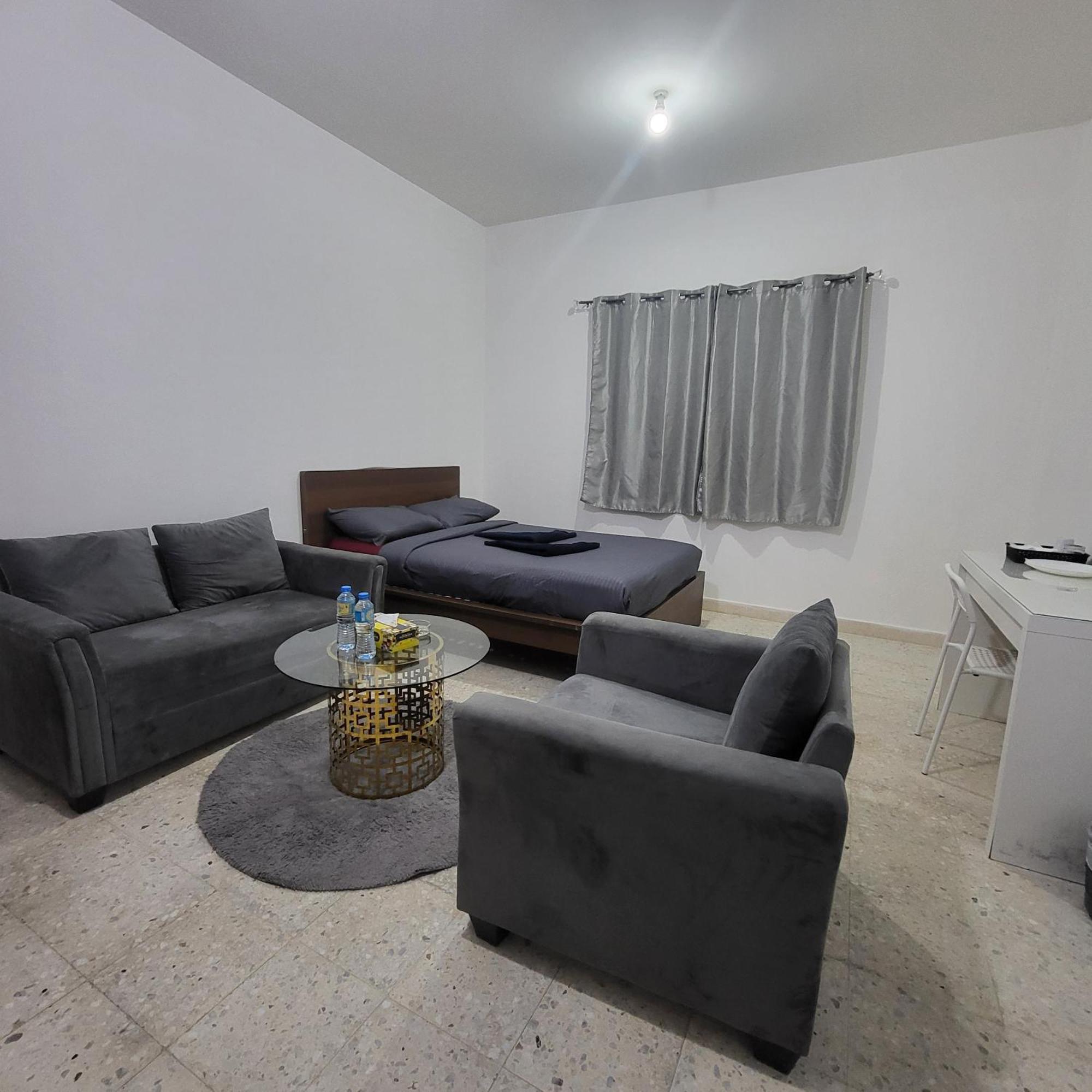 Corniche Full Studio Apartment アブダビ エクステリア 写真